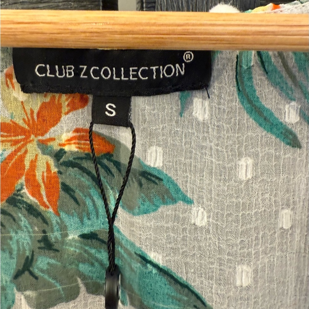 Club Z Collection Kimono-style cover up. Size Small - Picture 3 of 5